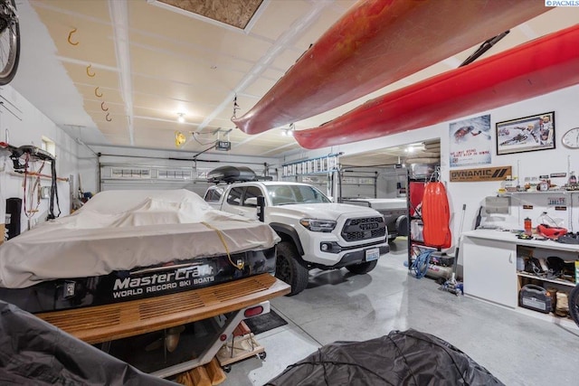 5298 S Quincy Pl, Kennewick, WA 99337 - garage featuring a garage door opener