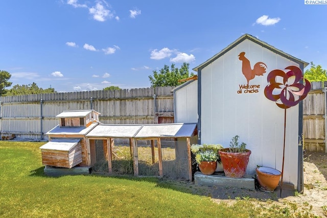 141 Travis Ln, Kennewick, WA 99338 - deck with exterior structure and an outdoor structure