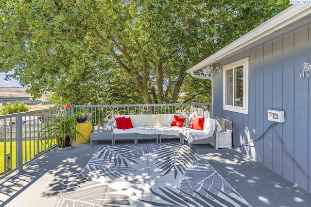 141 Travis Ln, Kennewick, WA 99338 - wooden terrace with an outdoor hangout area