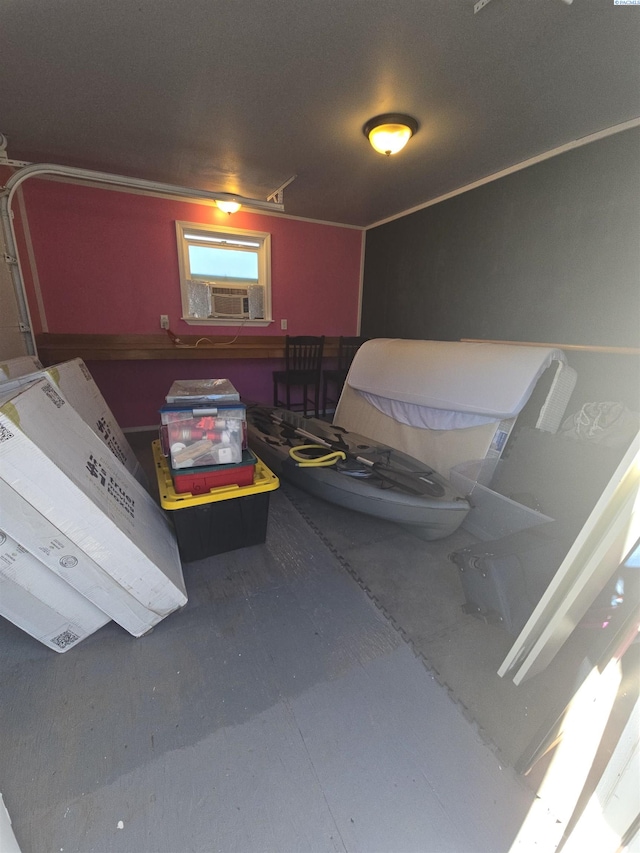 19624 Webber Canyon Rd, Benton City, WA 99320 - garage featuring cooling unit