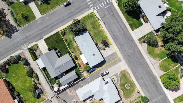 2001 Benson Ave, Prosser, WA 99350 - aerial view of residential area with property boundaries highlighted