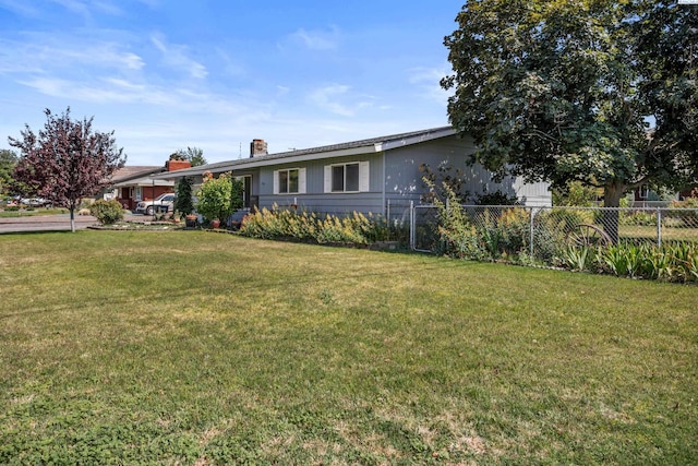 2001 Benson Ave, Prosser, WA 99350 - single story home with a chimney