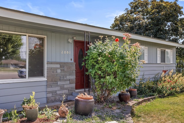 2001 Benson Ave, Prosser, WA 99350 - view of exterior entry featuring stone siding