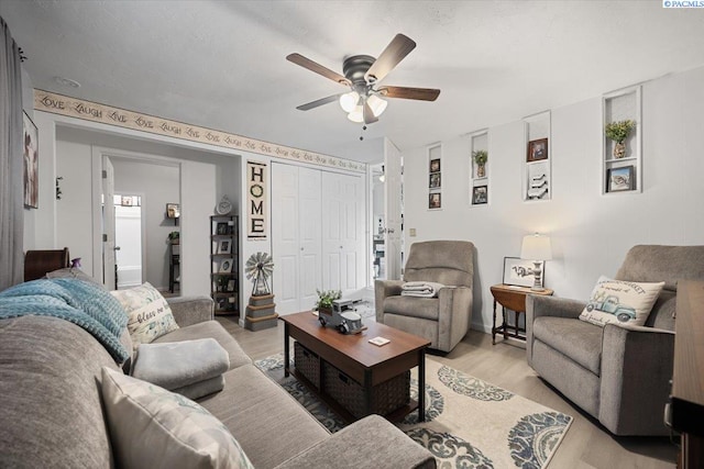 736 E 5th Ave, Kennewick, WA 99336 - living area featuring ceiling fan and light wood finished floors