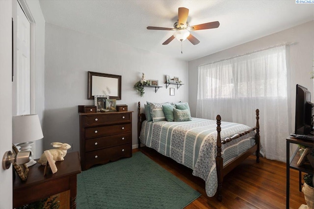 736 E 5th Ave, Kennewick, WA 99336 - bedroom featuring wood finished floors and ceiling fan