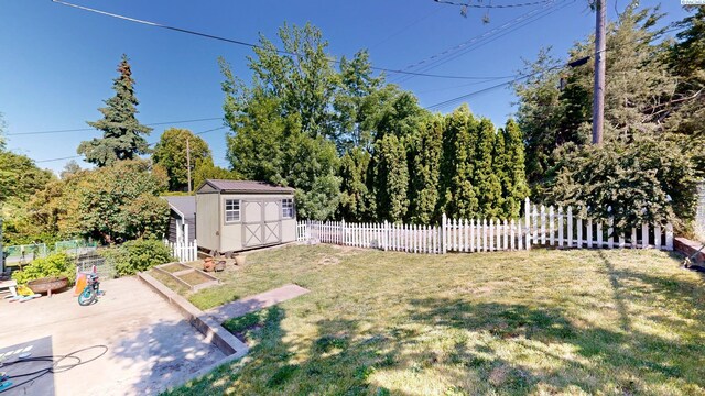 220 E Cannon, Palouse, WA 99161 - view of yard featuring a storage shed and a vegetable garden