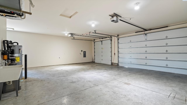 1867 S Fescue St, Kennewick, WA 99338 - garage featuring a garage door opener