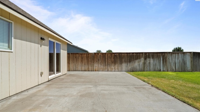 5704 Taft Dr, Pasco, WA 99301 - fenced backyard with a patio area