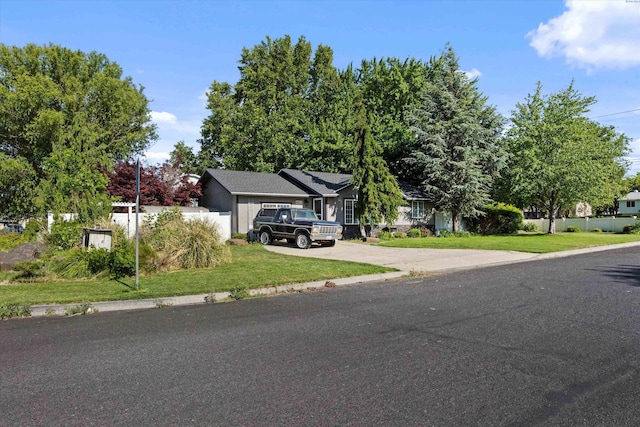 4403 S Ione St, Kennewick, WA 99337 - view of front of property with driveway