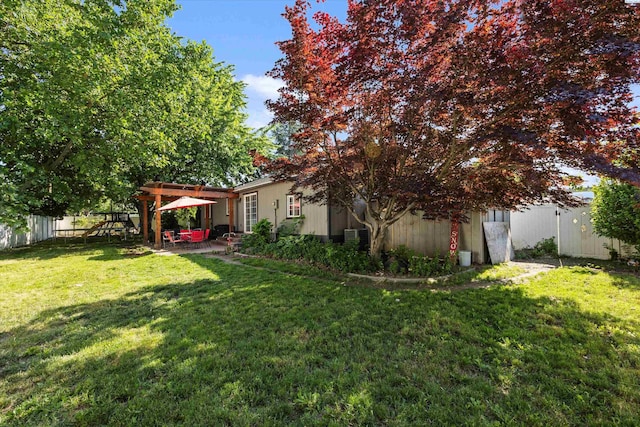 4403 S Ione St, Kennewick, WA 99337 - view of yard featuring a patio