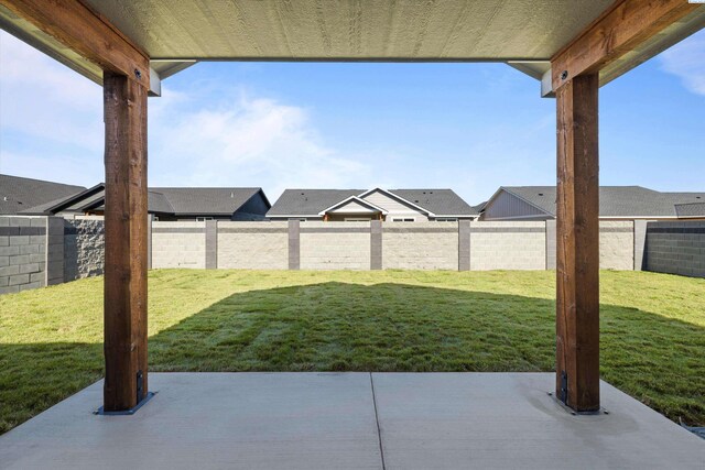 6701 Sockeye Ln, Pasco, WA 99301 - view of yard with a patio
