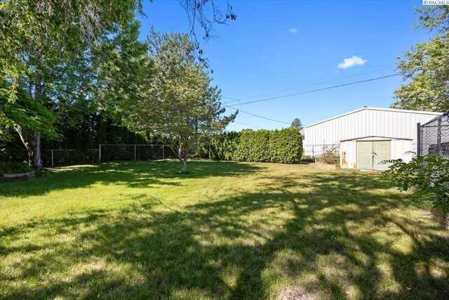 1925 Everest Ave, Richland, WA 99354 - view of yard