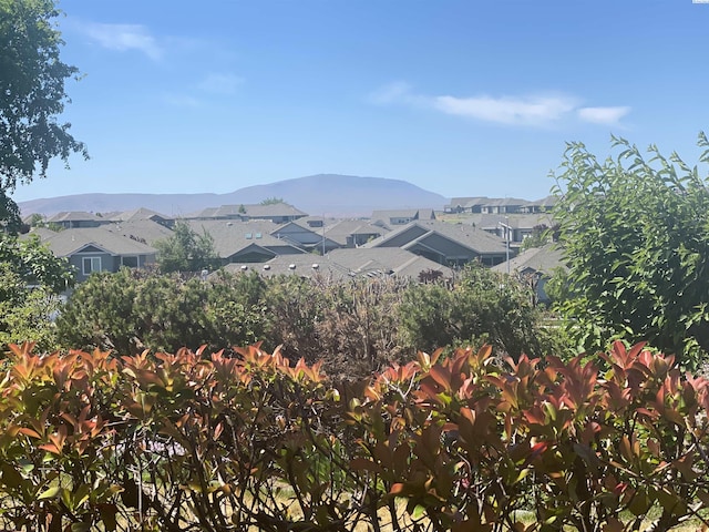 2665 Maidstone St, Richland, WA 99354 - view of mountain background featuring nearby suburban area