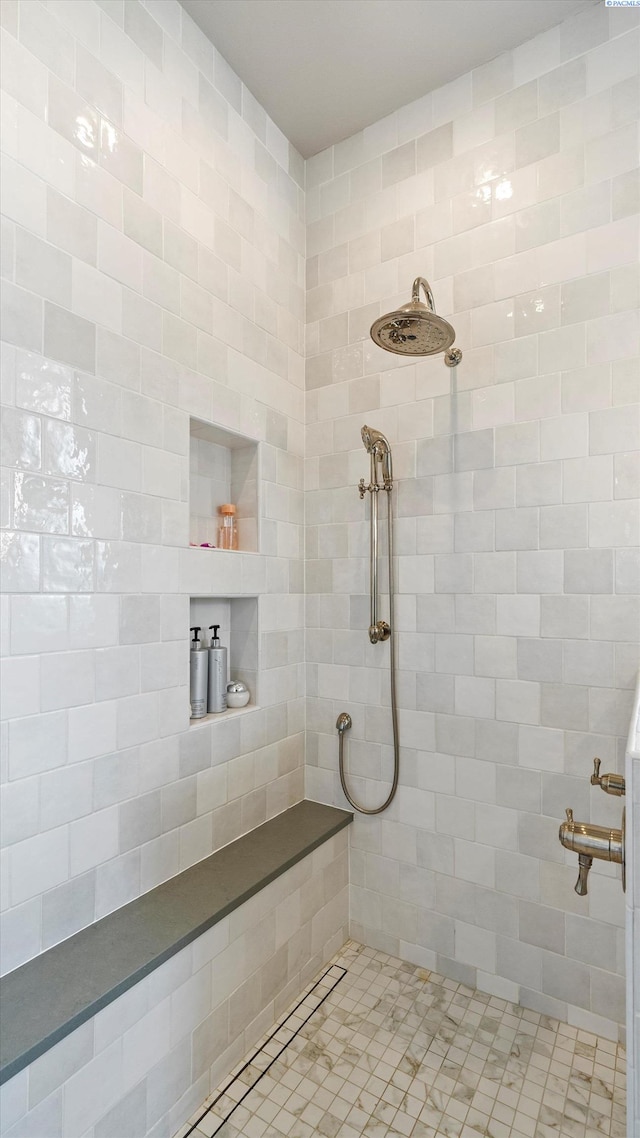 3304 Sorento Ct, Pasco, WA 99301 - full bath with tiled shower
