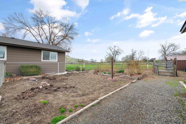 90403 W Hess Rd, Prosser, WA 99350 - view of yard with a gate and a vegetable garden