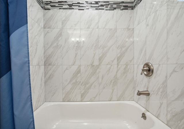 1815 W 16th Ave, Kennewick, WA 99337 - bathroom featuring shower / bathtub combination with curtain