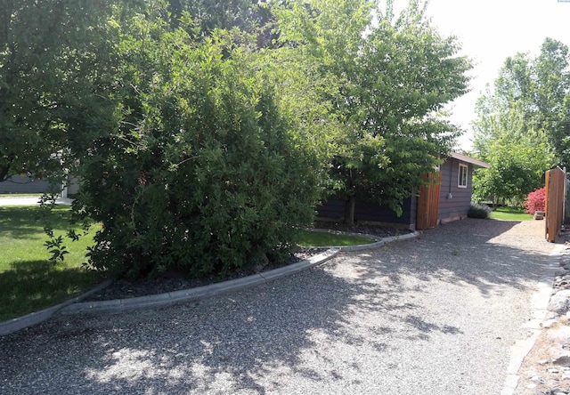 1815 W 16th Ave, Kennewick, WA 99337 - view of side of home