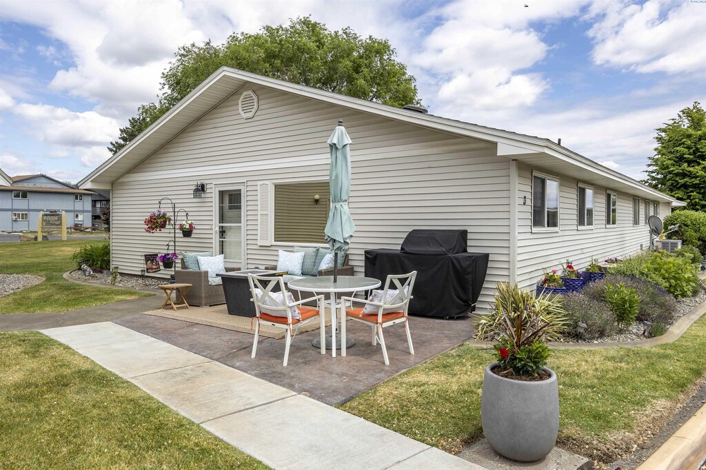 4203 W Kennewick Ave Unit 3, Kennewick, WA 99336 - photo 1