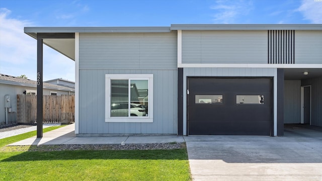 520 Whitefish Ln, Pasco, WA 99301 - view of front facade with driveway