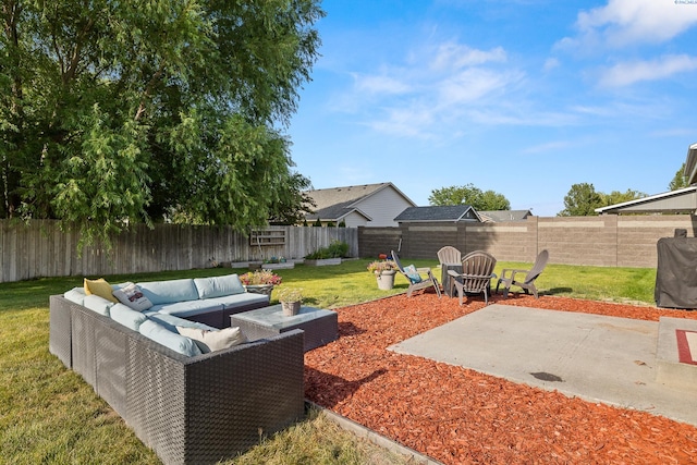 1716 W 40th Ave, Kennewick, WA 99337 - fenced backyard featuring outdoor lounge area and a patio