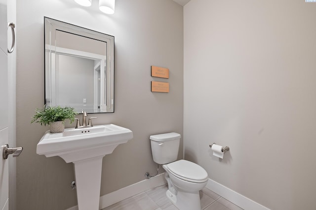 540 Athens Dr, West Richland, WA 99353 - half bath with toilet and baseboards