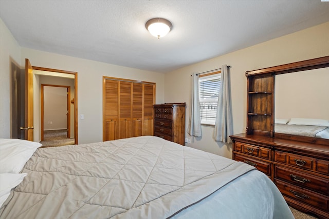 bedroom featuring carpet floors and a closet