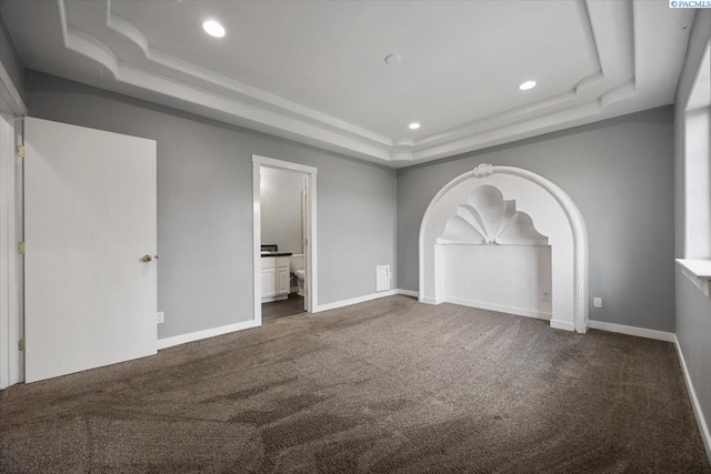 823 S 5th Ave, Pasco, WA 99301 - empty room with a raised ceiling, carpet floors, and recessed lighting