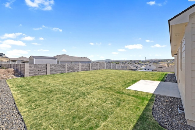 2925 S Osborne St, Kennewick, WA 99338 - view of yard featuring a patio area and a residential view