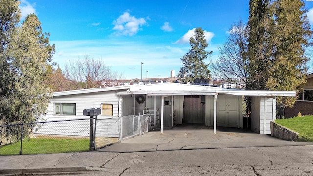 1810 NE Wheatland Dr, Pullman, WA 99163 - view of front of home featuring fence