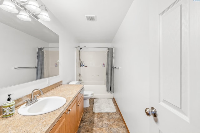 160604 Richards Rd, Prosser, WA 99350 - bathroom featuring shower / tub combo with curtain, visible vents, toilet, and vanity