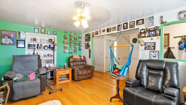2113 Rainier Ave, Richland, WA 99354 - living area with a ceiling fan and wood finished floors