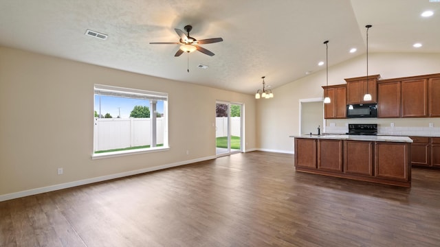 3245 S Palouse St, Kennewick, WA 99337 - kitchen with black appliances, open floor plan, ceiling fan, dark wood-style floors, and lofted ceiling