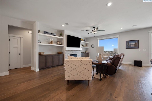 5770 W 40th Ave, Kennewick, WA 99338 - living area featuring ceiling fan, dark wood finished floors, a fireplace, and recessed lighting