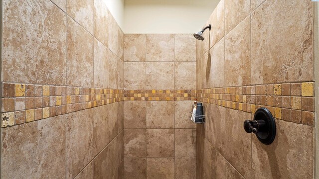 1905 S Harrison St, Kennewick, WA 99338 - bathroom view of a tile shower