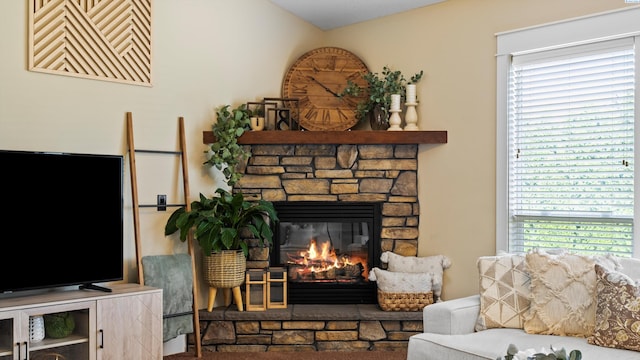 1905 S Harrison St, Kennewick, WA 99338 - living area with a fireplace