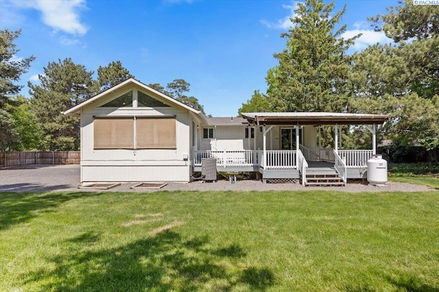 7009 W 8th Ave, Kennewick, WA 99336 - back of property featuring a deck