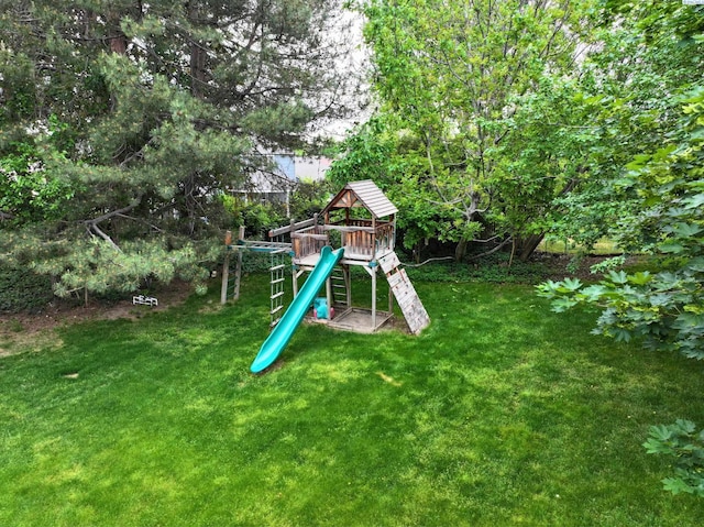 7009 W 8th Ave, Kennewick, WA 99336 - view of jungle gym featuring a yard