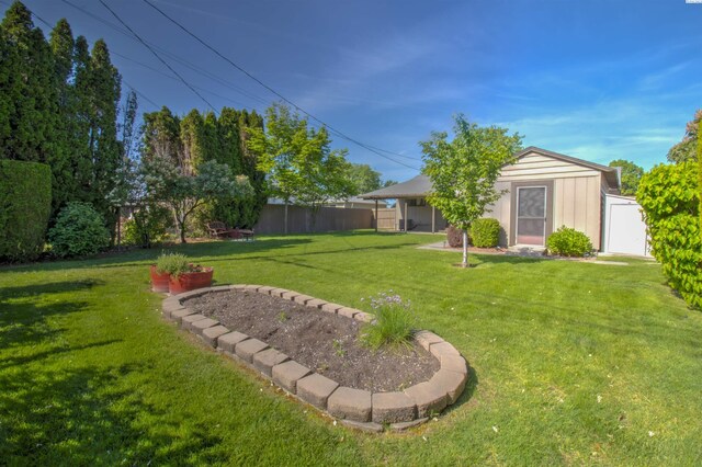 2002 Everest Ave, Richland, WA 99354 - view of yard