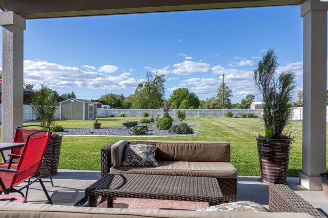 5901 W Ruby St, Pasco, WA 99301 - view of patio featuring an outdoor hangout area