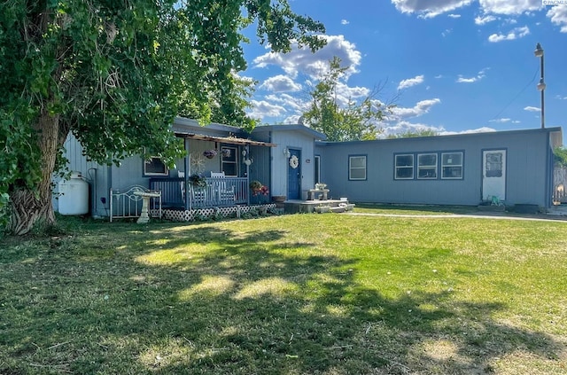 2816 S Cedar St, Kennewick, WA 99337 - back of house with a lawn and a wooden deck