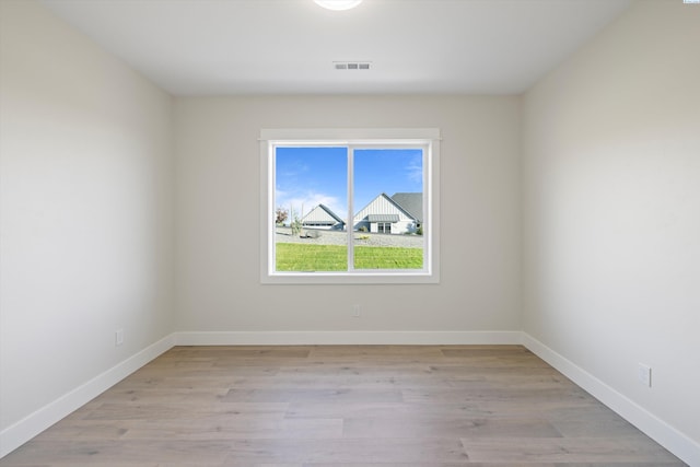 empty room featuring light hardwood / wood-style flooring