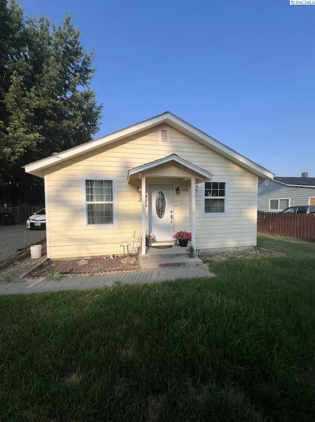 618 N 4th St, Sunnyside, WA 98944 - photo 1