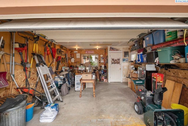 407 Steptoe St, Colton, WA 99113 - garage featuring a workshop area