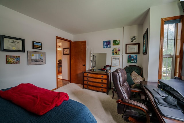 2929 S Ledbetter Pl, Kennewick, WA 99337 - carpeted bedroom featuring a desk