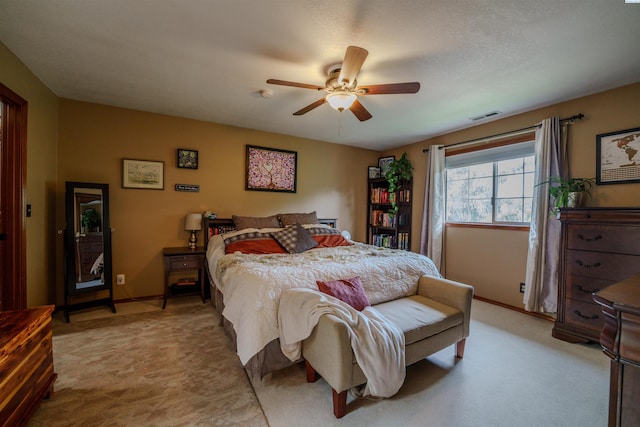 2929 S Ledbetter Pl, Kennewick, WA 99337 - bedroom with ceiling fan and light carpet