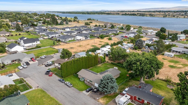 5820 W Park Pl, Pasco, WA 99301 - aerial perspective of suburban area featuring a large body of water