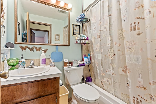 5820 W Park Pl, Pasco, WA 99301 - bathroom with vanity and shower / bathtub combination with curtain