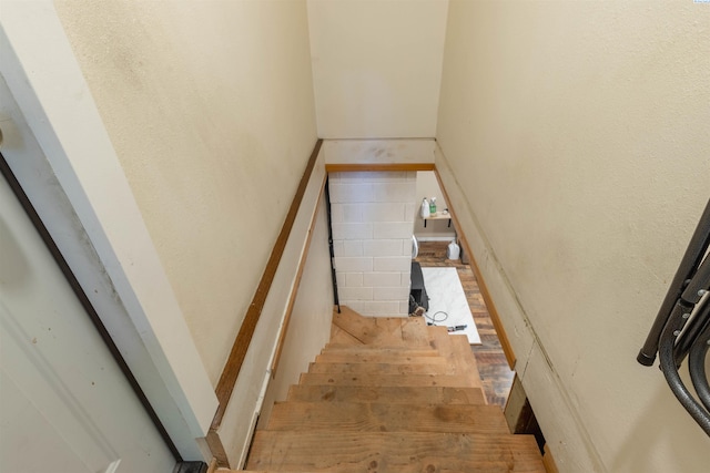 625 SW Dawnview Ct, Pullman, WA 99163 - staircase featuring wood finished floors