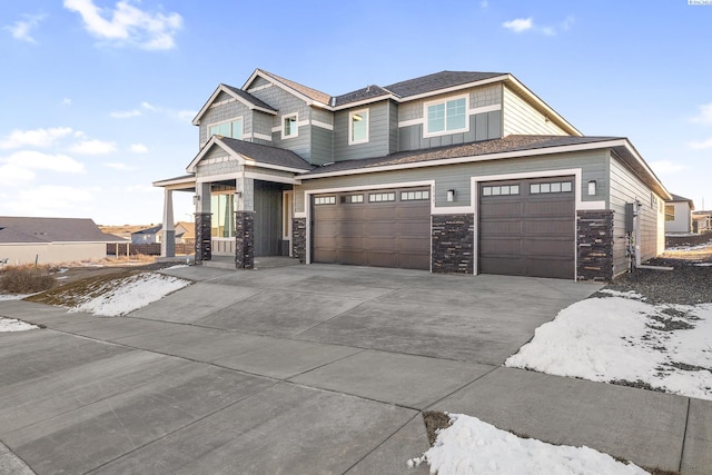 view of front facade featuring a garage