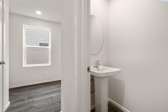 704 S Zeelar St, Kennewick, WA 99336 - bathroom with wood finished floors, baseboards, and recessed lighting